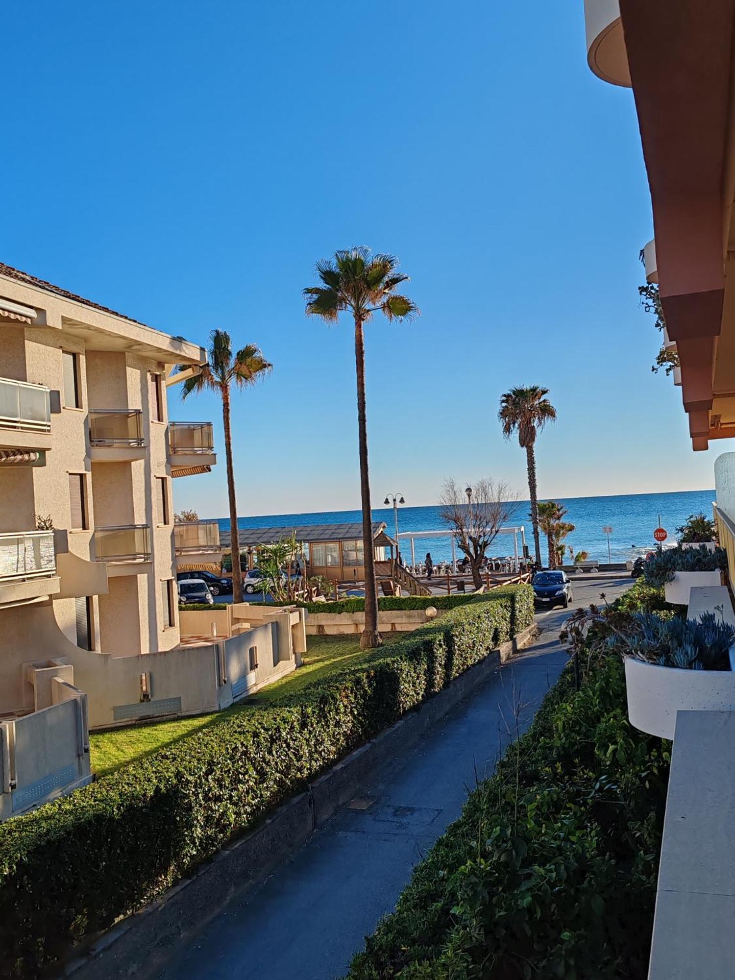 Апартаменти Relax Al Mare Валлекрозія Екстер'єр фото