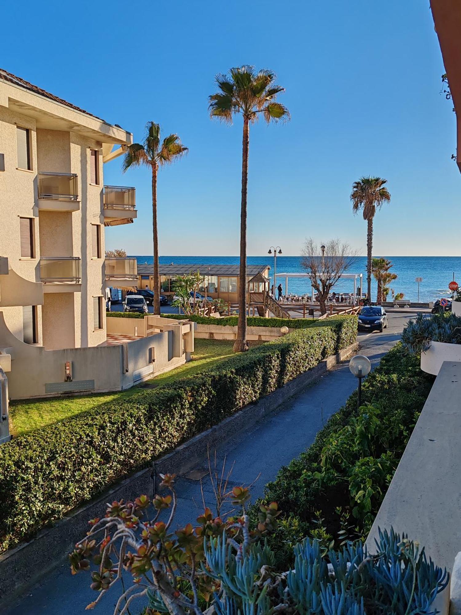 Апартаменти Relax Al Mare Валлекрозія Екстер'єр фото